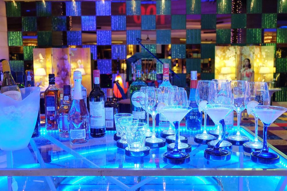 Ramada Plaza Optics Valley Hotel Wuhan Eksteriør bilde
