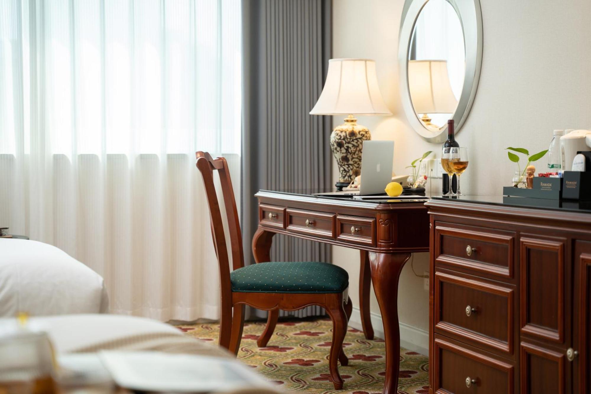 Ramada Plaza Optics Valley Hotel Wuhan Eksteriør bilde