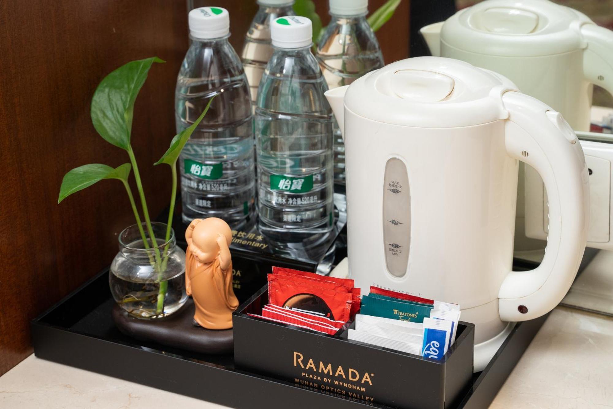Ramada Plaza Optics Valley Hotel Wuhan Eksteriør bilde
