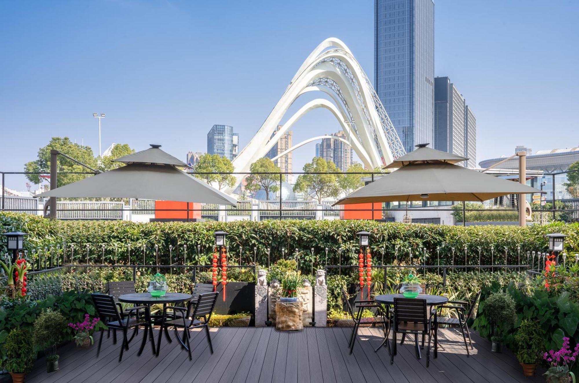 Ramada Plaza Optics Valley Hotel Wuhan Eksteriør bilde
